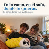 Imagen ilustrativa: En la cama, en el sofá, donde tú quieras. Lo pones donde ya le gusta dormir.